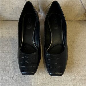 Geox Black Croc-Embossed Heels